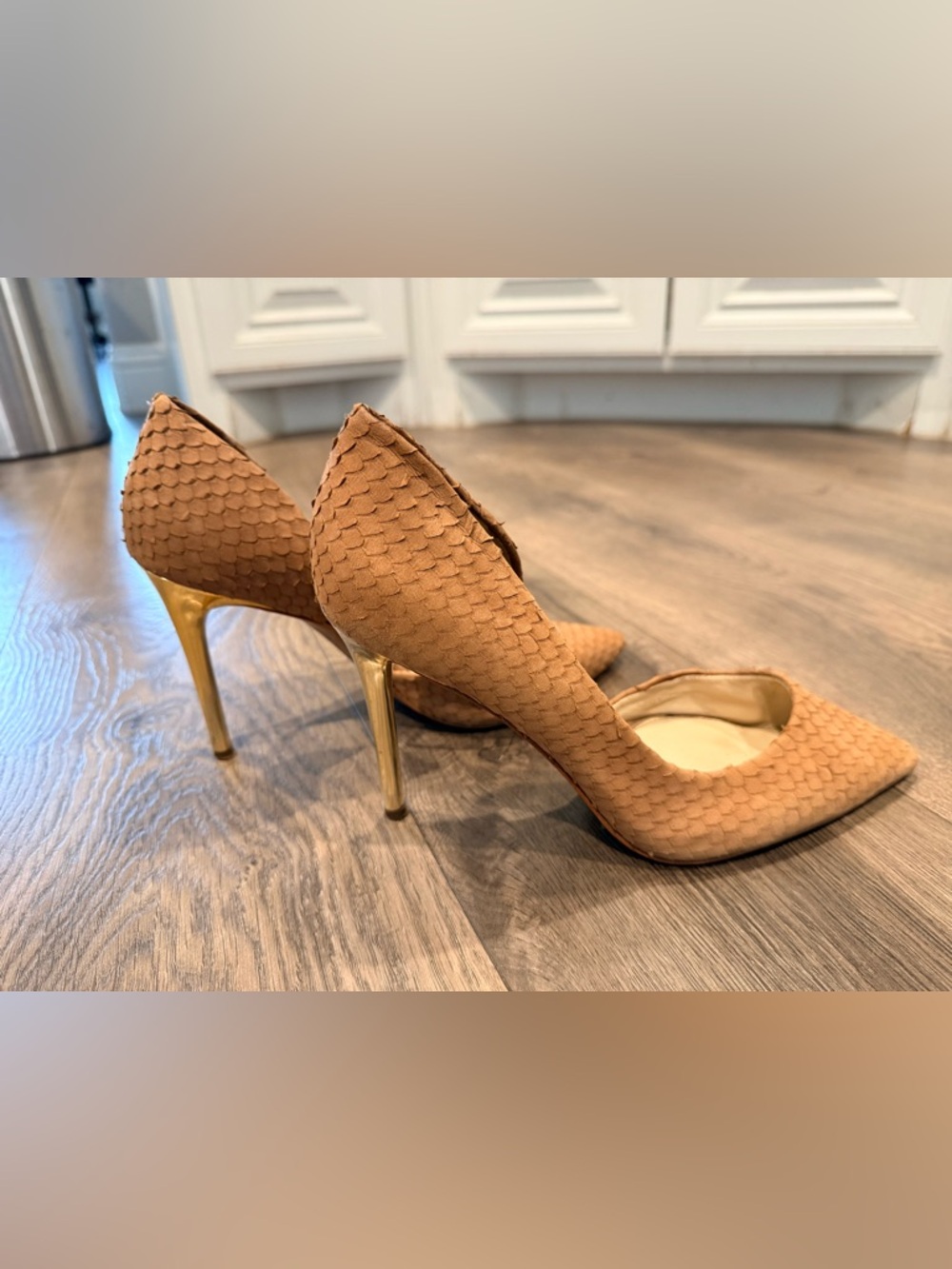 Jessica Simpson Women's Tan Textured Pointed-Toe Pumps with Gold Stiletto Heel